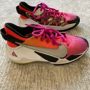 Nike Zoom Freak 3 Youth 3.5Y Gradient Fade Pink Orange Black Basketball Shoes‎